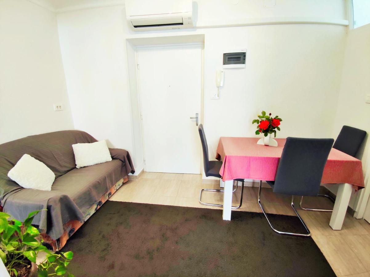 Apartment Leo Umag Luaran gambar