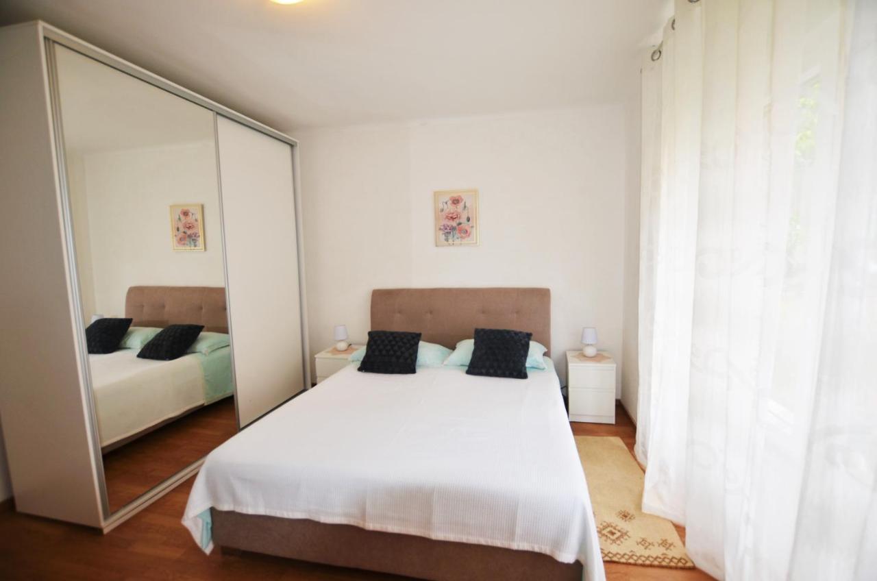 Apartment Leo Umag Luaran gambar