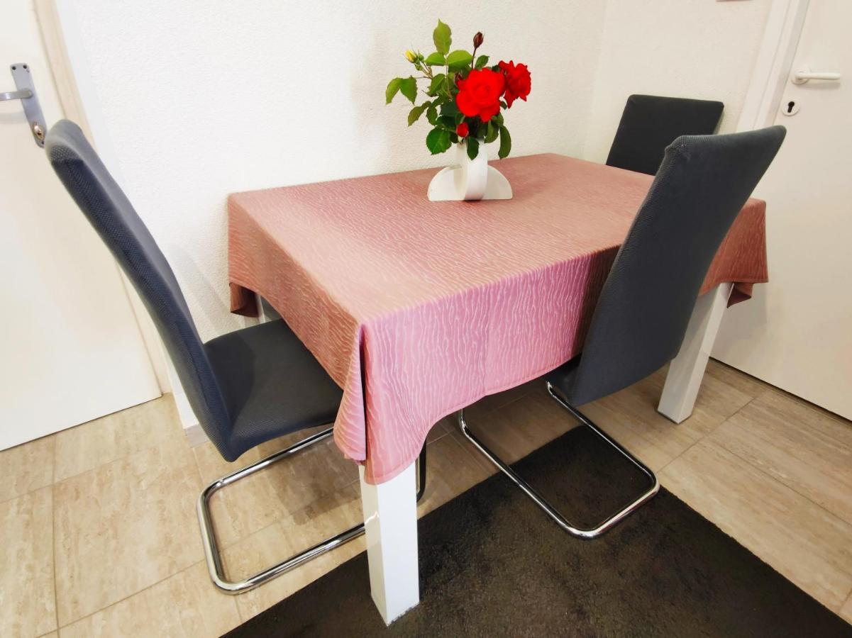 Apartment Leo Umag Luaran gambar