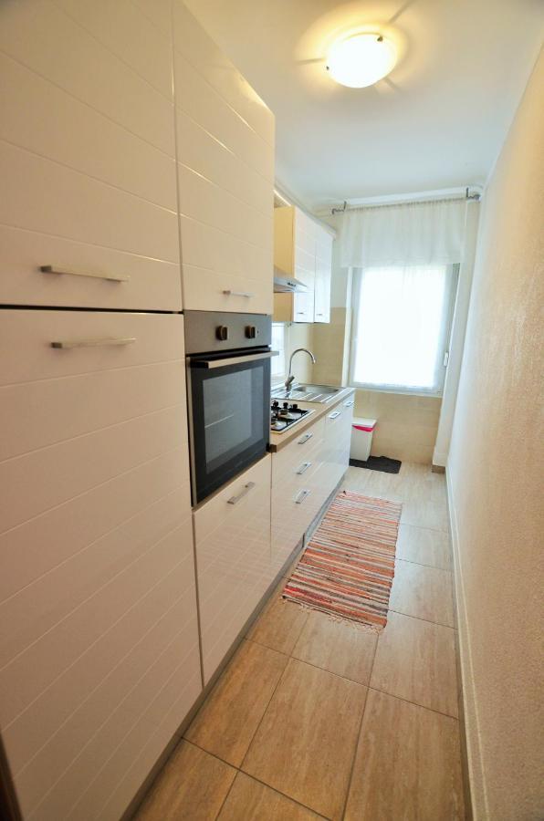 Apartment Leo Umag Luaran gambar
